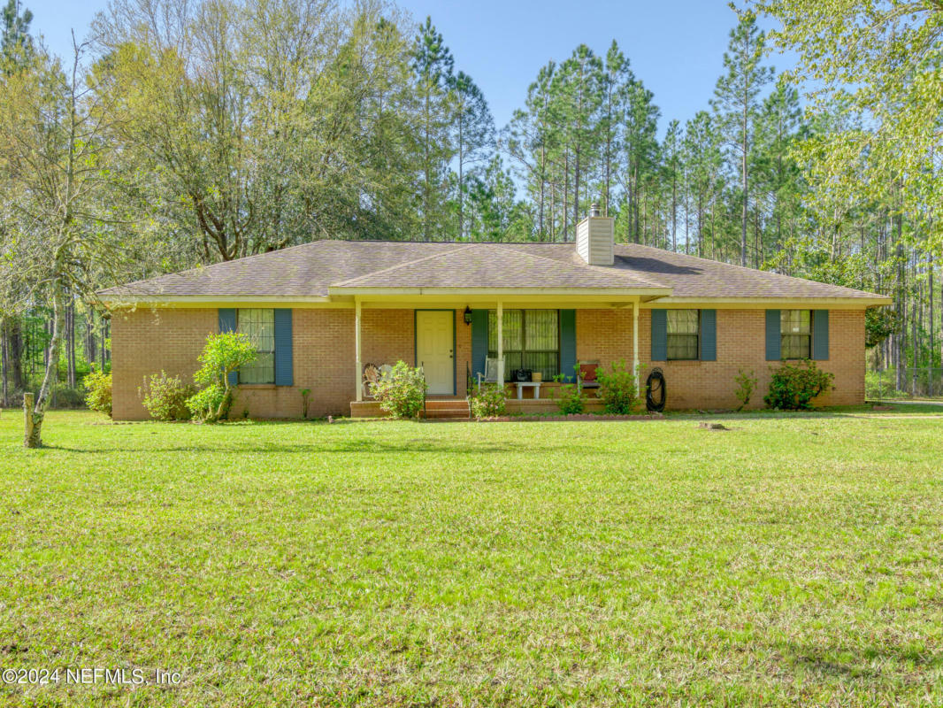 2901 EASTWOOD DR, BRYCEVILLE, FL 32009, photo 1 of 41