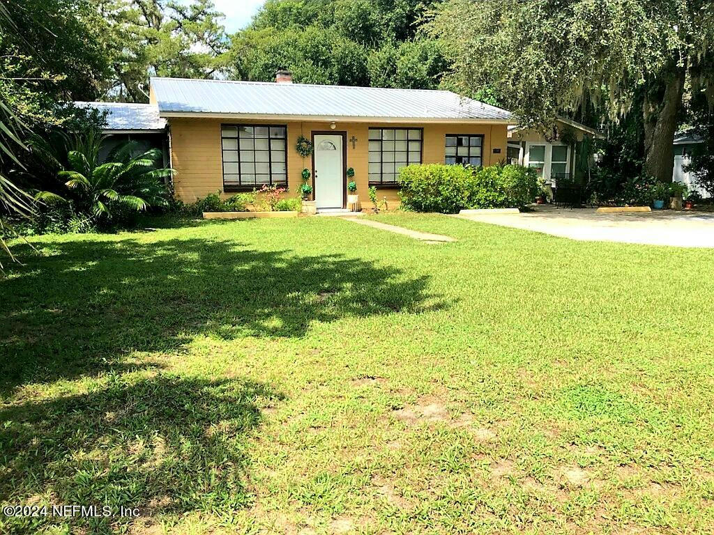 311 N SUMMIT ST, CRESCENT CITY, FL 32112, photo 1 of 9