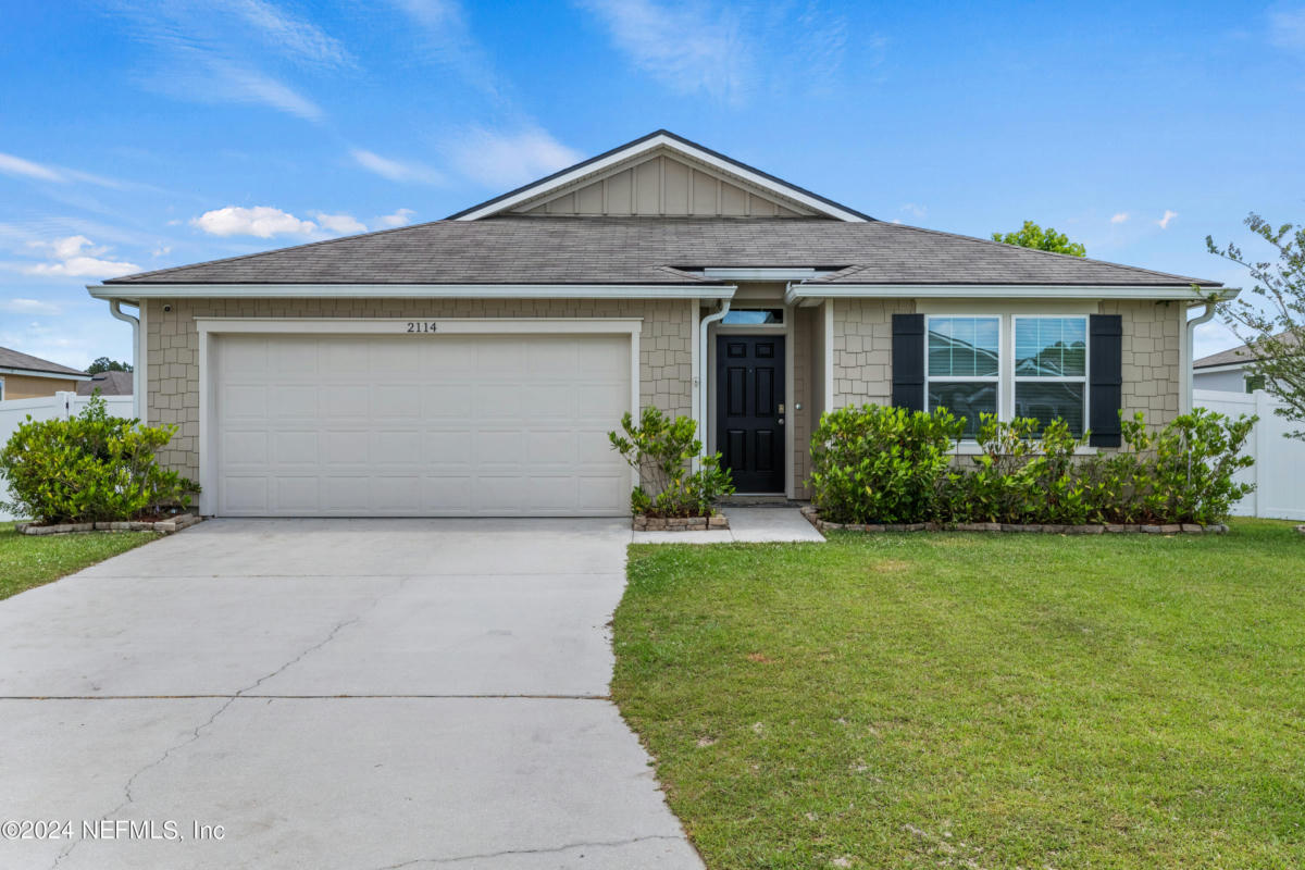 2114 PEBBLE POINT DR, GREEN COVE SPRINGS, FL 32043, photo 1 of 50