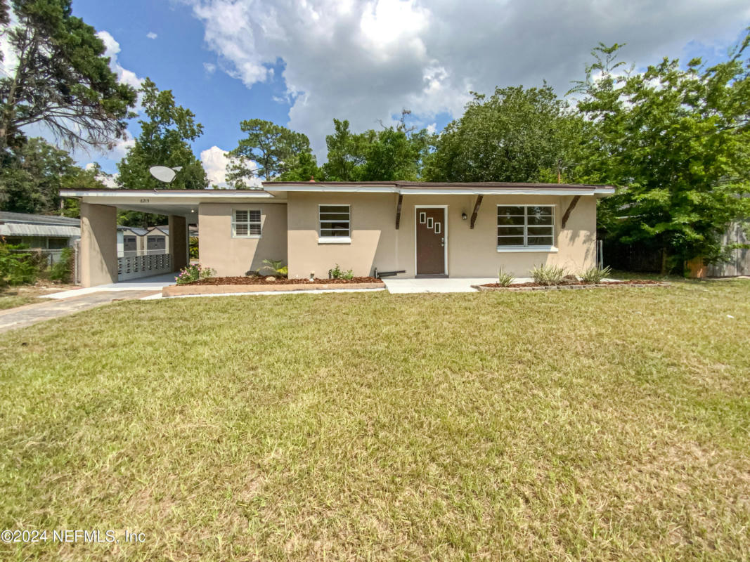 6215 SUWANEE RD, JACKSONVILLE, FL 32217, photo 1 of 20